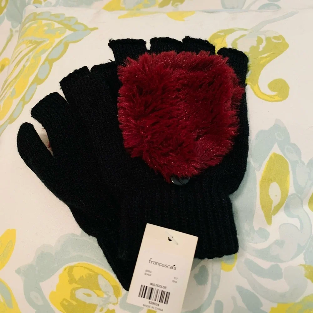 Francesca’s Gloves. Stunning. NWT.